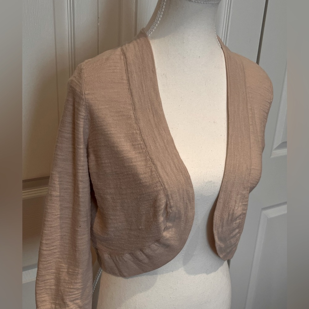 Shrug, Size Medium